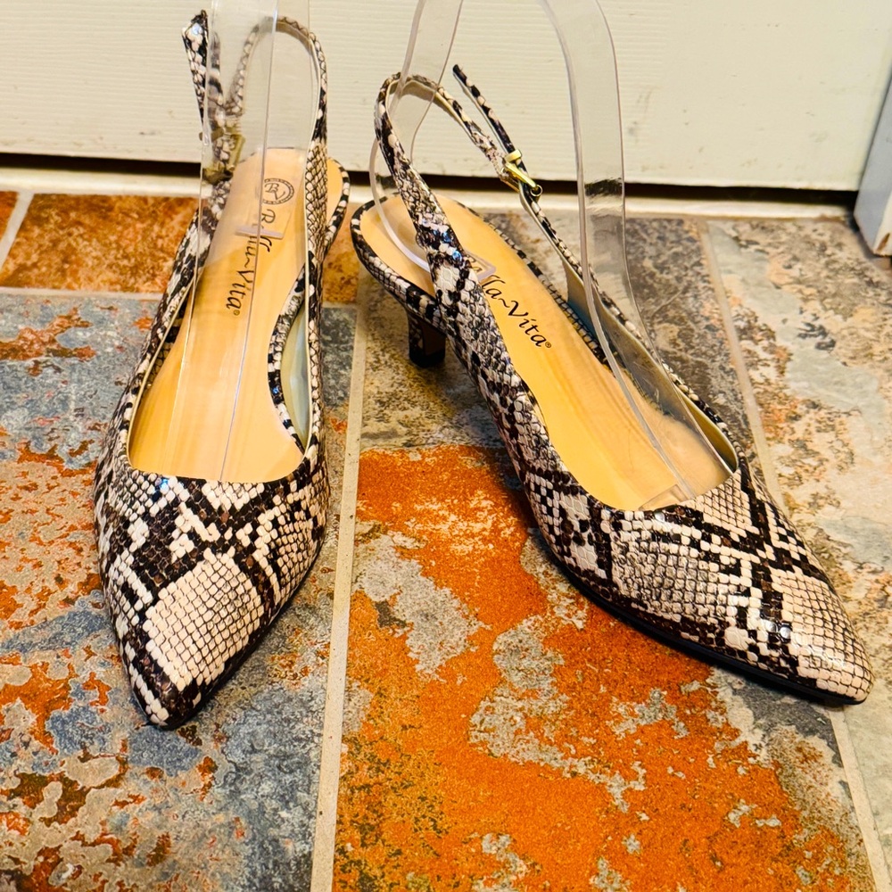 🐉NWOB!!! Bella Vita Dark Browns, Tans & Cream Snake Print Slingback Heels!